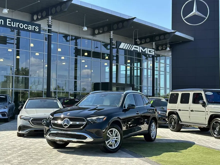 2026 Mercedes Benz GLC 300 photo 1