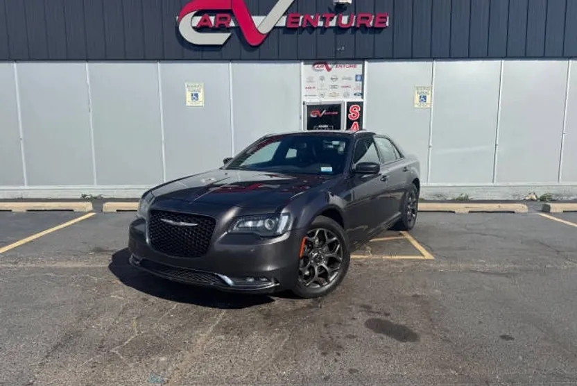 2017 Chrysler 300 S photo 1