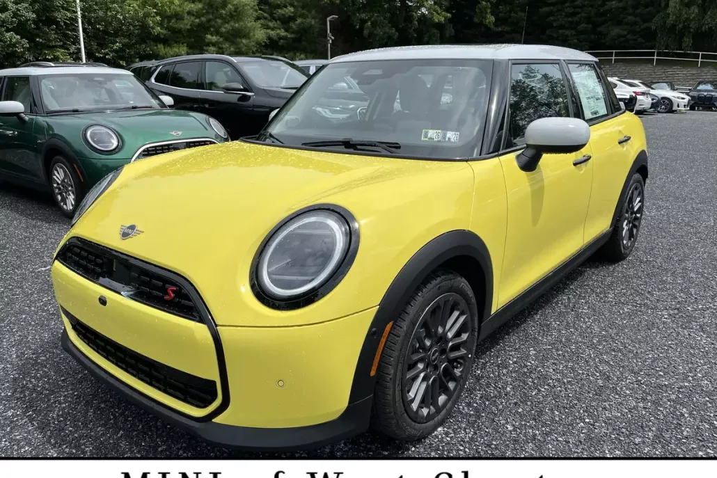 2025 Mini Cooper 2 Door Hardtop Iconic photo 1