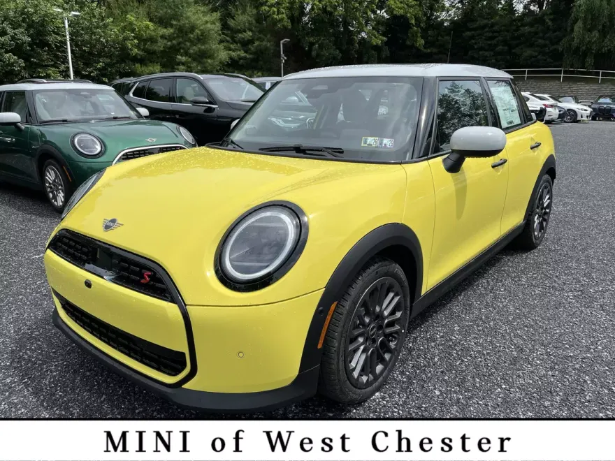 2025 Mini Cooper 2 Door Hardtop Iconic photo 1