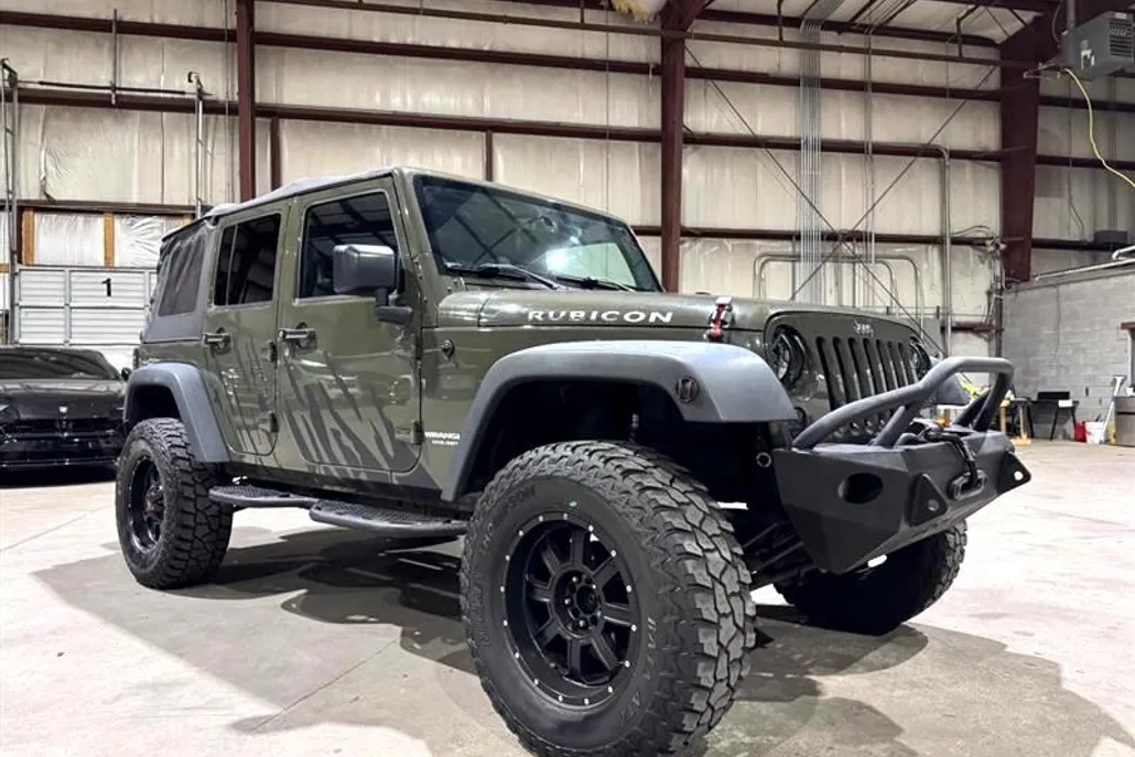 2016 Jeep Wrangler Unlimited Rubicon photo 1