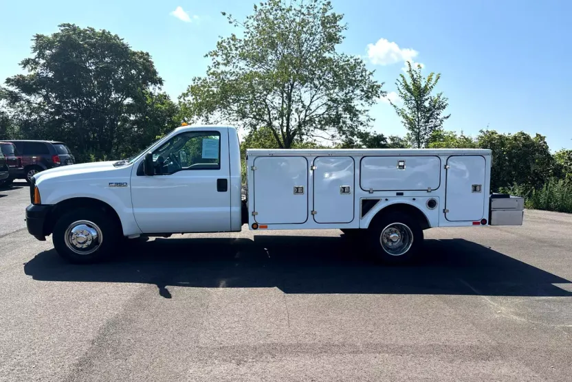 2006 Ford F-350 XL photo 1