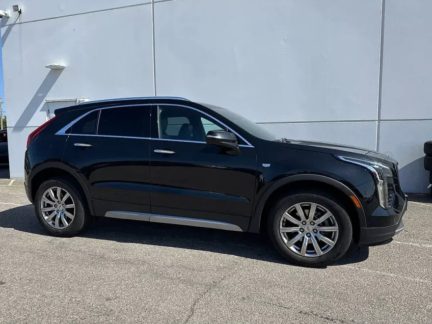 2022 Cadillac XT4 Premium Luxury photo 1