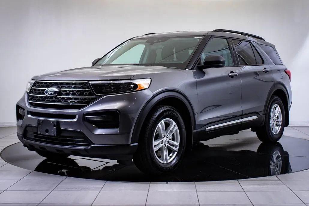 2022 Ford Explorer XLT photo 1