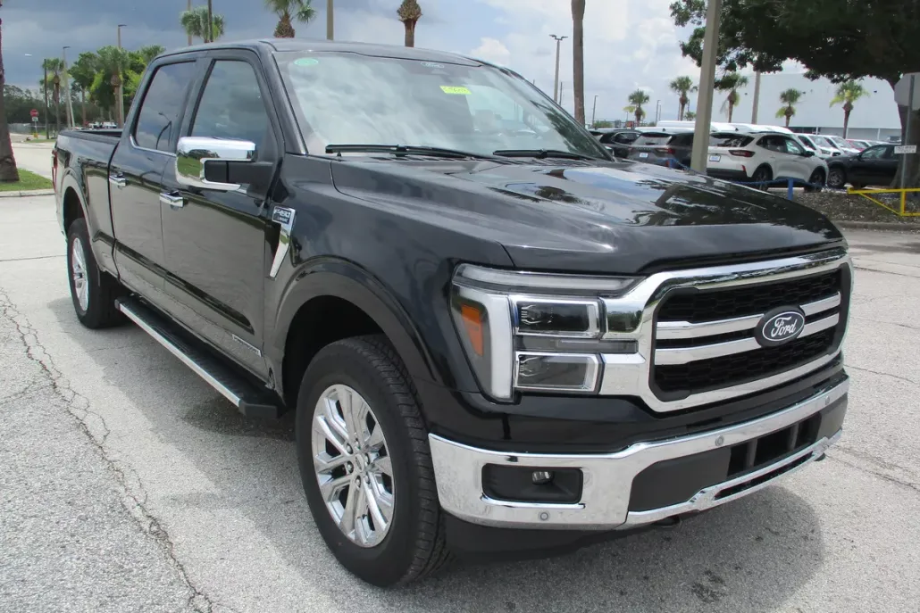 2025 Ford F-150 Lariat photo 1