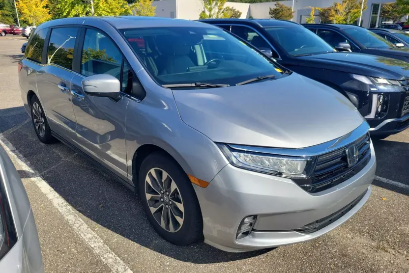 2024 Honda Odyssey EX-L photo 1
