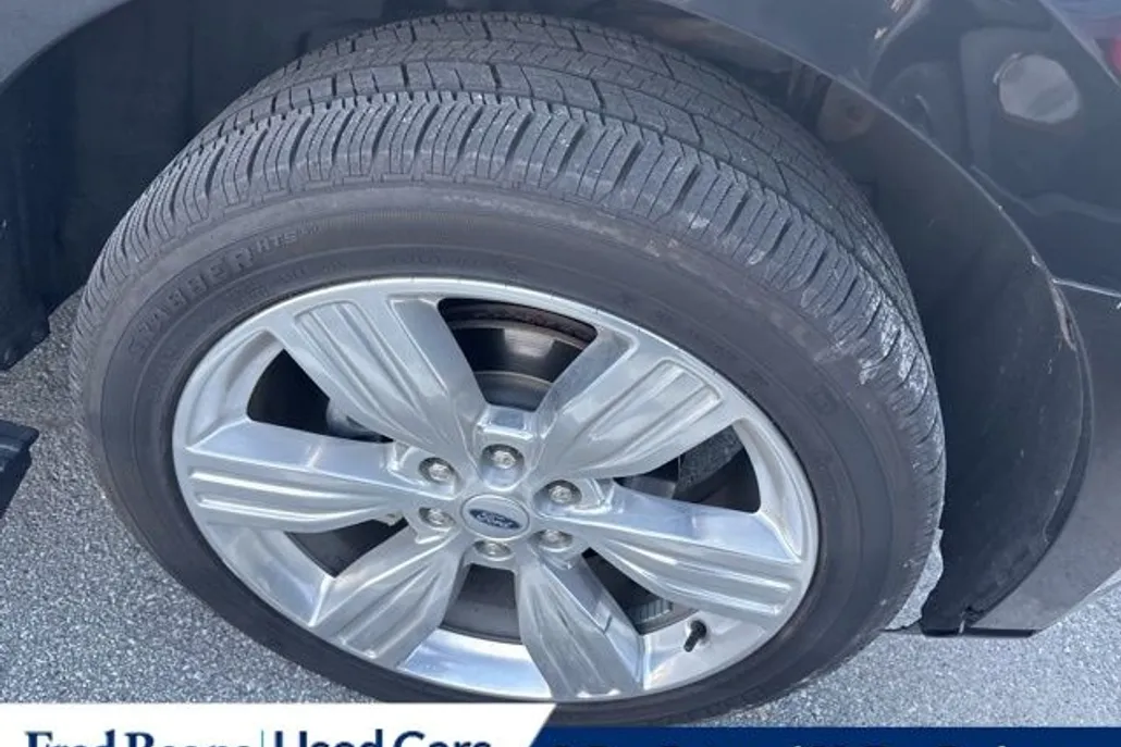 2022 Ford Expedition MAX Platinum photo 1