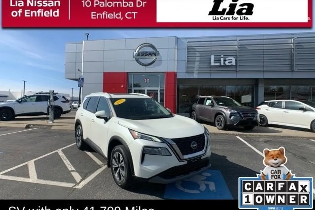 2022 Nissan Rogue SV photo 1