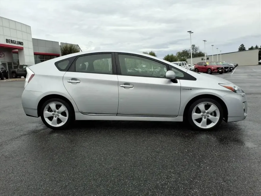 2011 Toyota Prius V photo 1