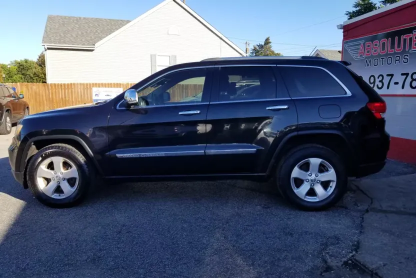 2013 Jeep Grand Cherokee Limited Sport photo 1