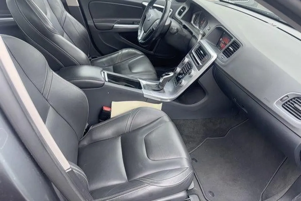 2017 Volvo S60 T5 AWD Dynamic photo 1