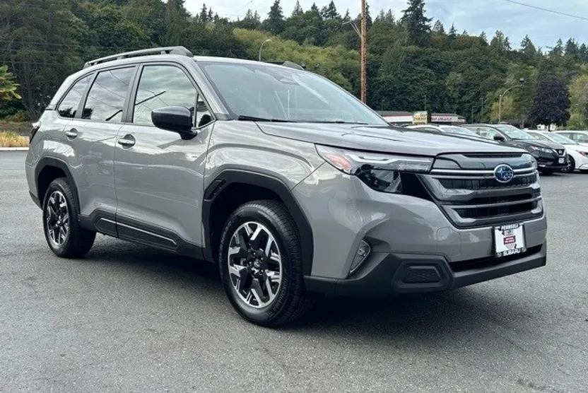 2025 Subaru Forester Premium photo 1