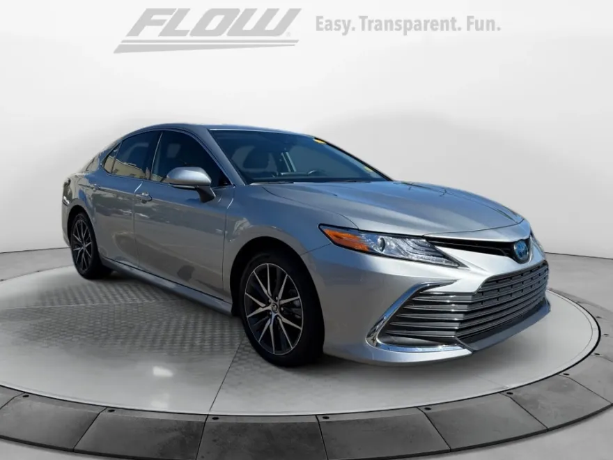 2023 Toyota Camry Hybrid XLE photo 1