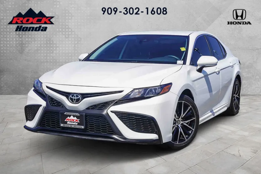 2023 Toyota Camry SE photo 1