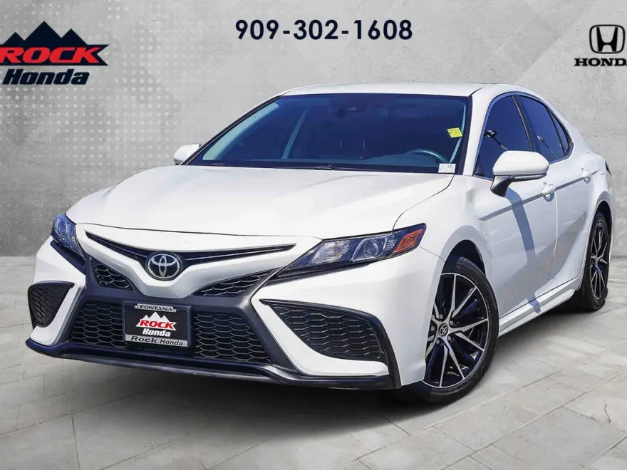 2023 Toyota Camry SE photo 1