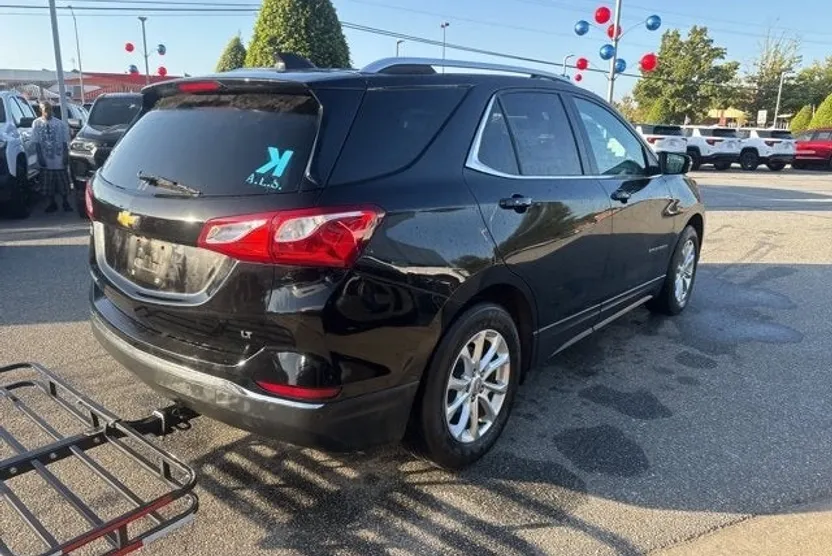 2018 Chevrolet Equinox LT photo 1