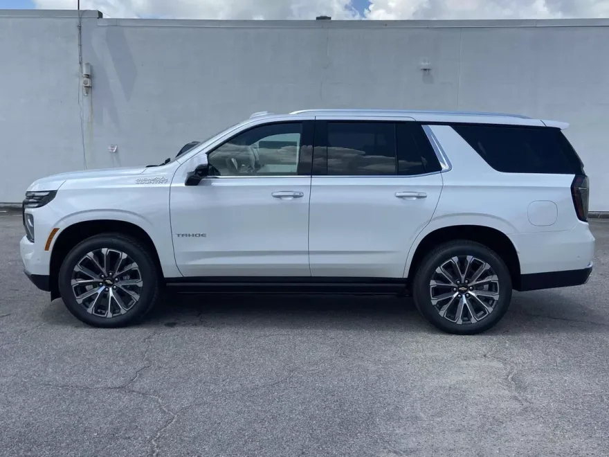2025 Chevrolet Tahoe High Country photo 1