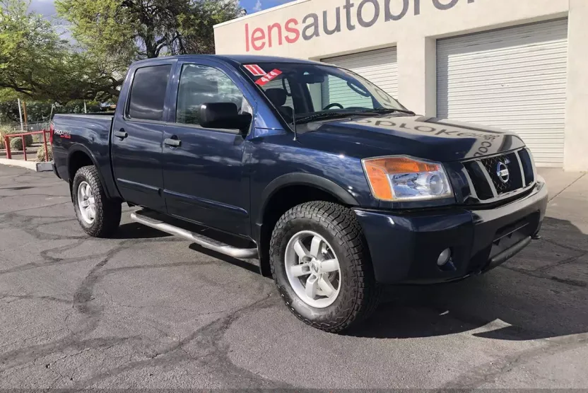 2011 Nissan Titan PRO-4X photo 1