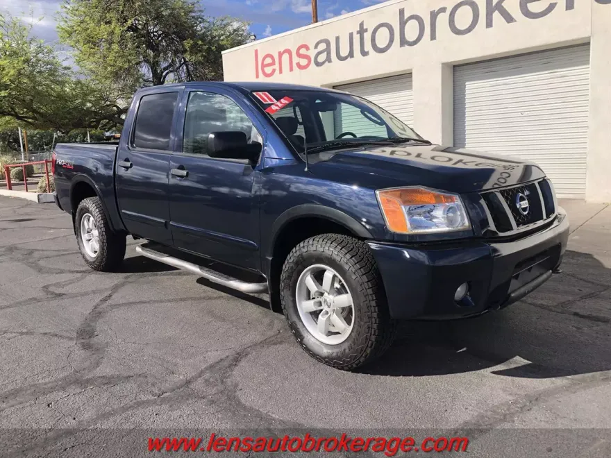 2011 Nissan Titan PRO-4X photo 1