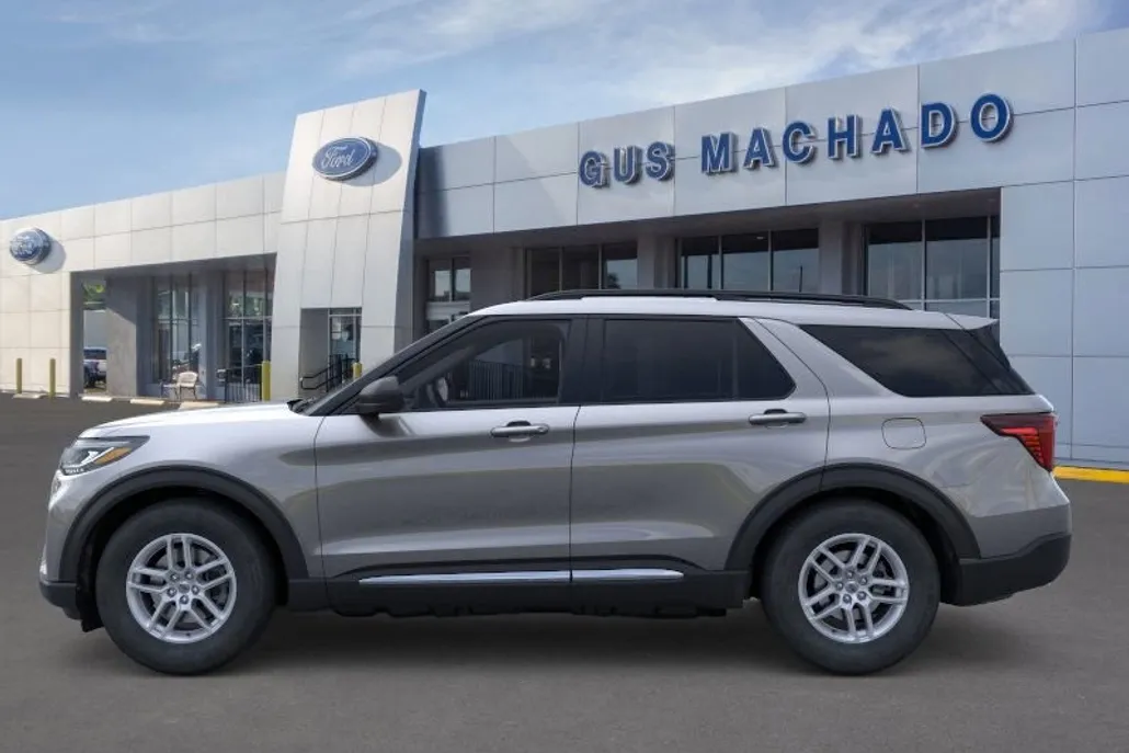 2025 Ford Explorer photo 1