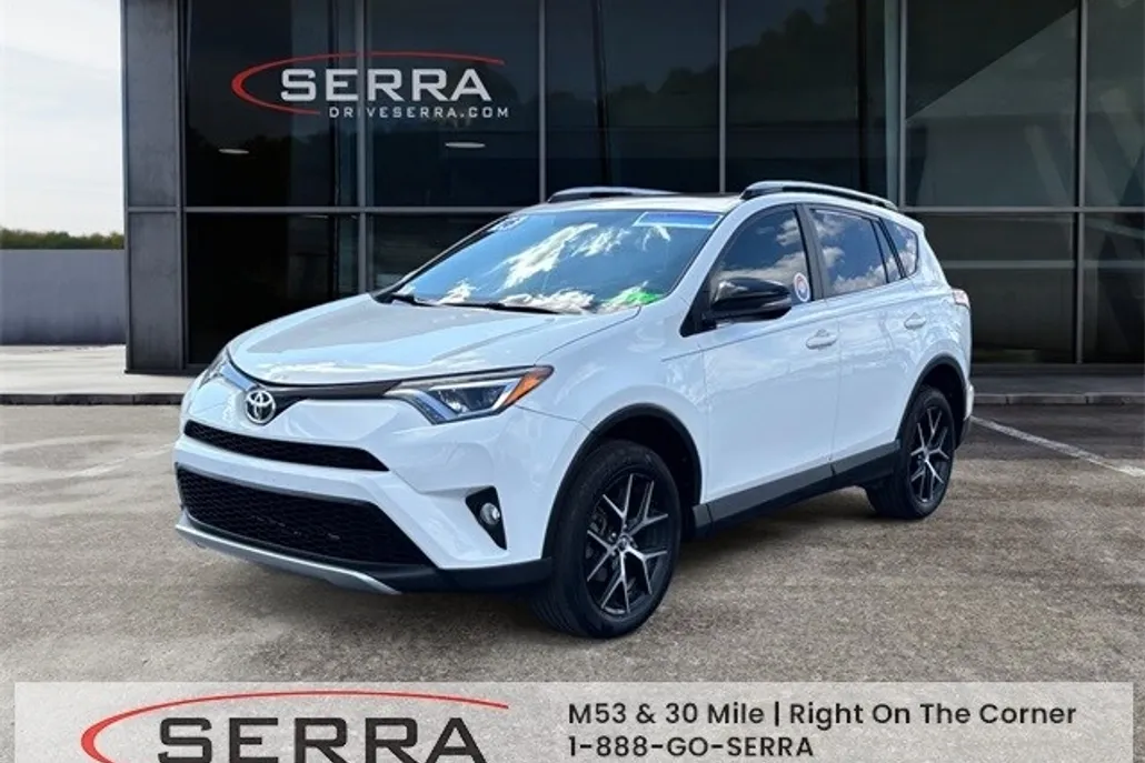 2016 Toyota RAV4 SE photo 1