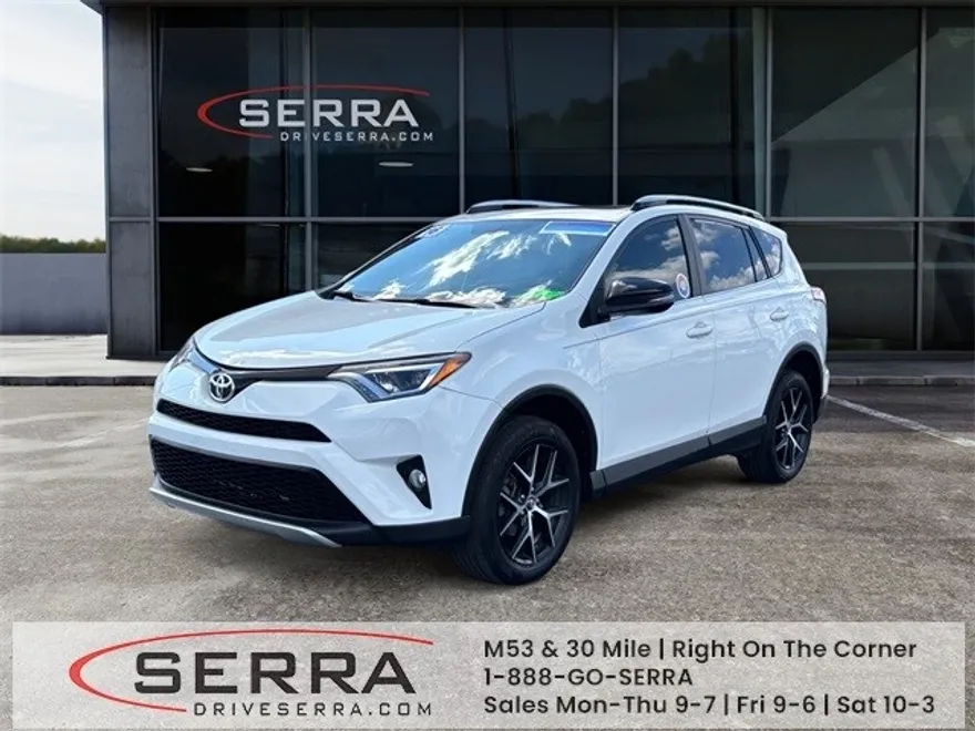 2016 Toyota RAV4 SE photo 1