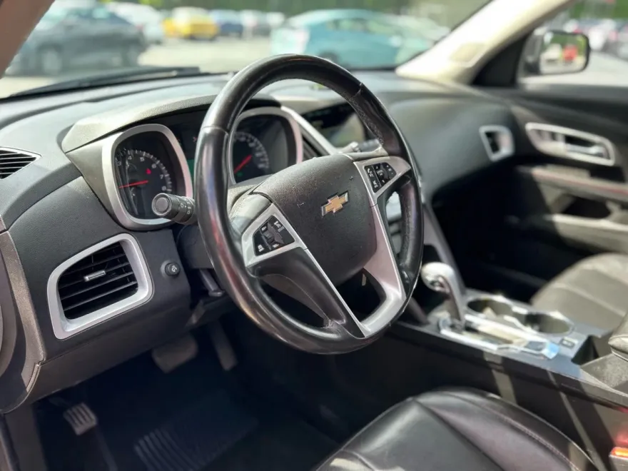 2015 Chevrolet Equinox LT photo 1