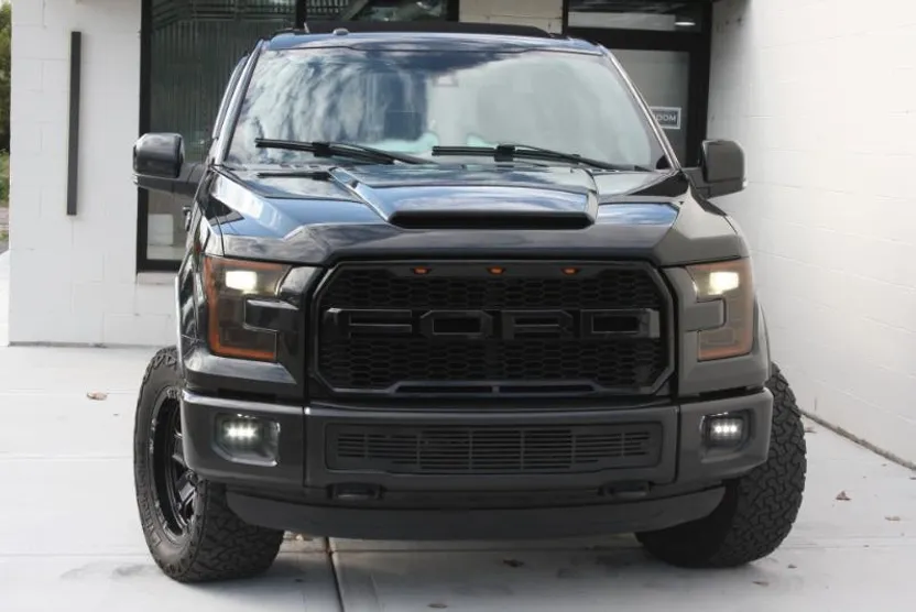 2015 Ford F-150 Lariat photo 1