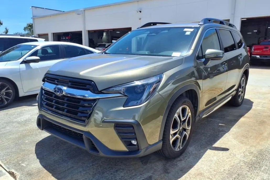 2023 Subaru Ascent Limited photo 1