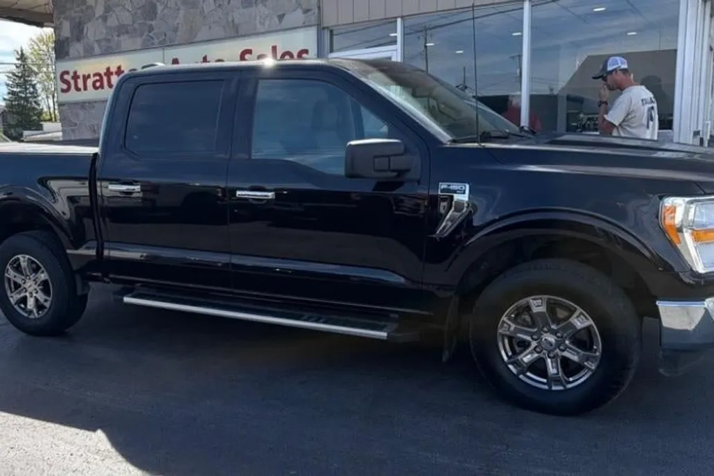 2023 Ford F-150 XLT photo 1