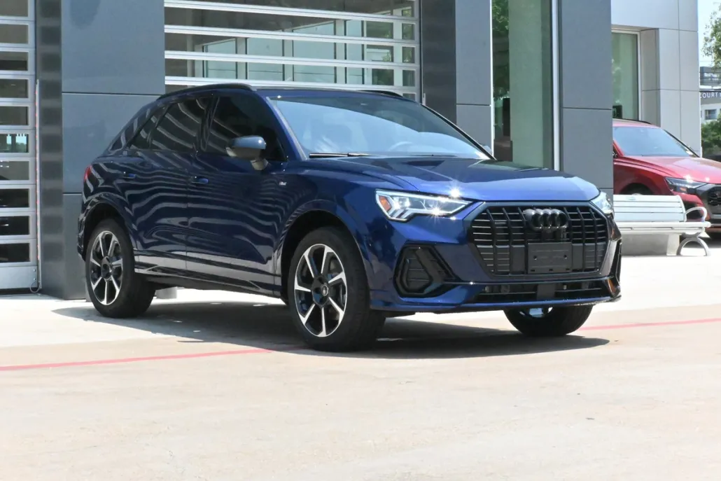 2025 Audi Q3 45 TFSI S line Premium Plus photo 1