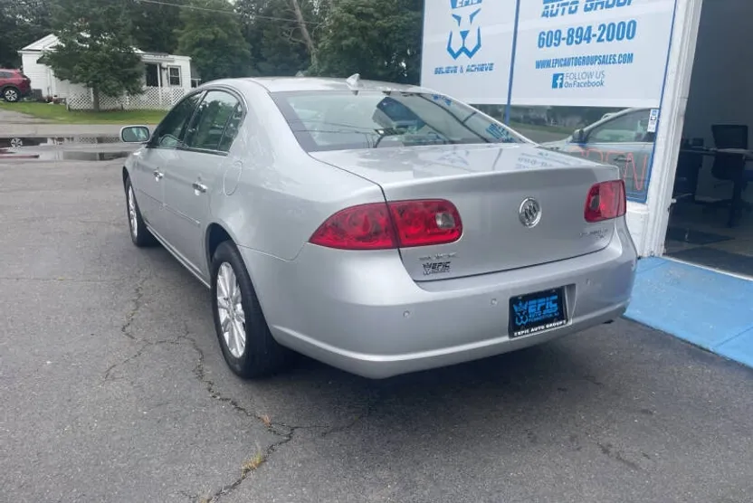 2009 Buick Lucerne CX photo 1