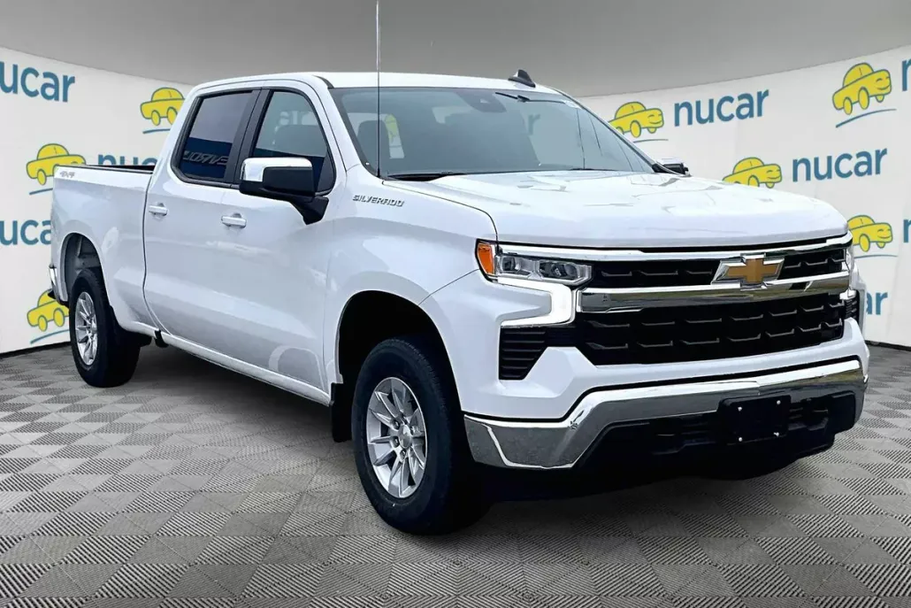 2025 Chevrolet Silverado 1500 LT photo 1