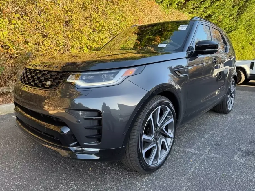 2025 Land Rover Discovery SE photo 1