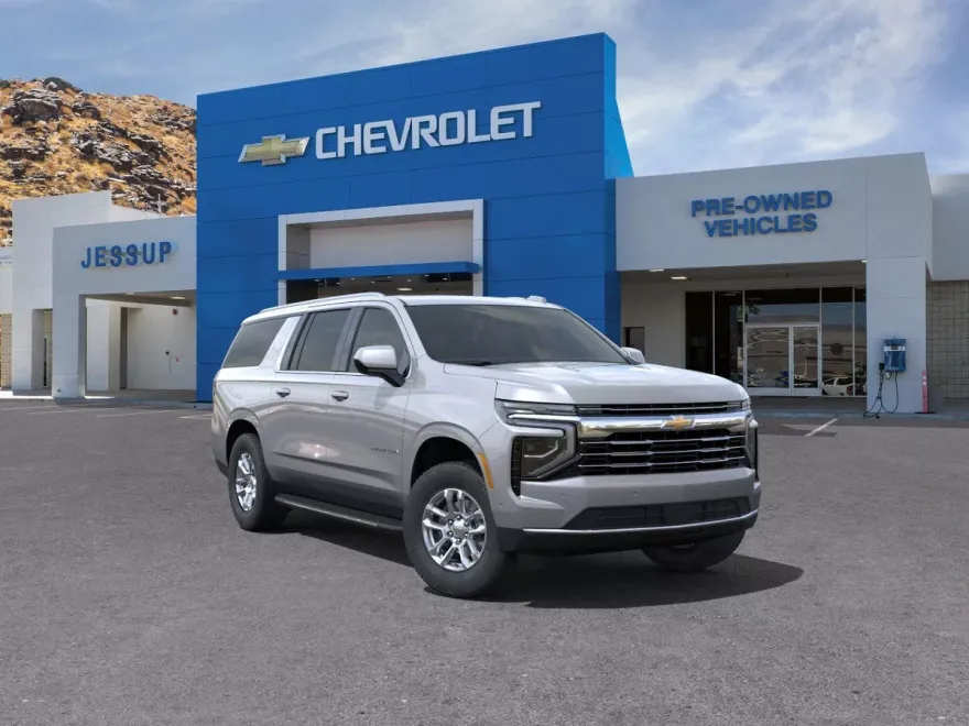 2025 Chevrolet Suburban LT photo 1