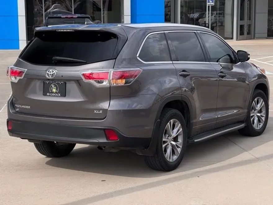 2016 Toyota Highlander XLE photo 1