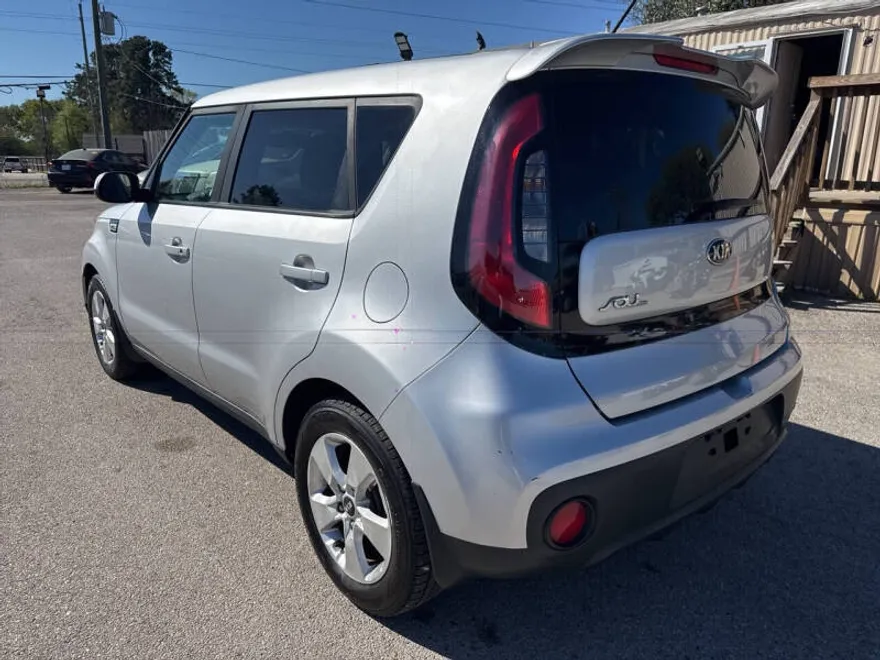 2017 Kia Soul Base photo 1
