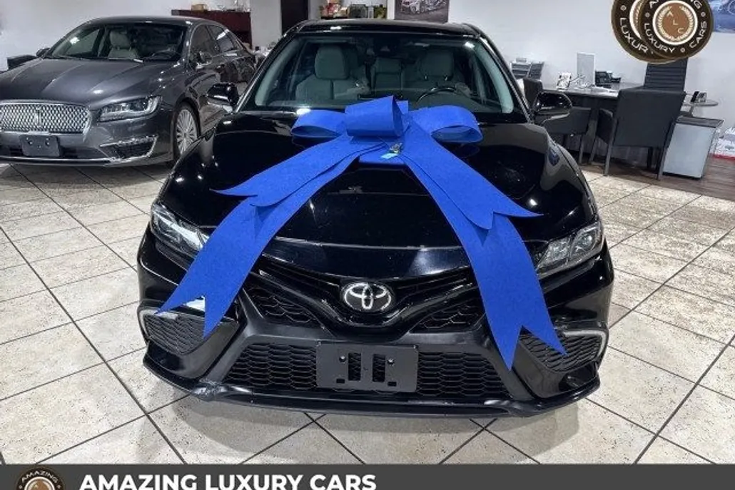 2023 Toyota Camry SE photo 1