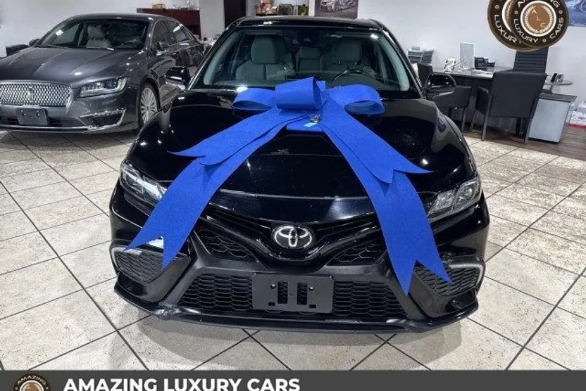 2023 Toyota Camry SE photo 1