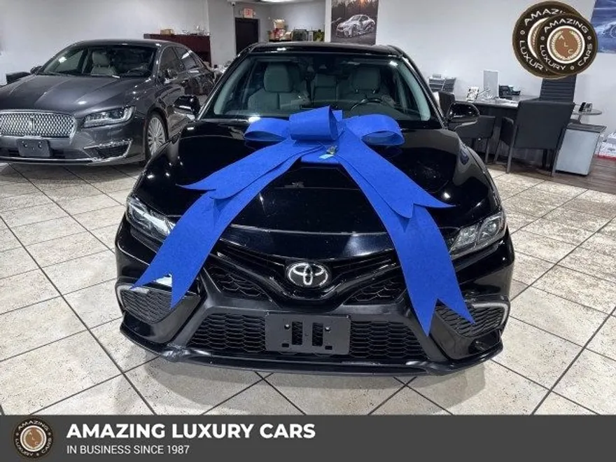 2023 Toyota Camry SE photo 1