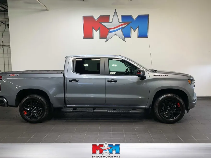 2023 Chevrolet Silverado 1500 RST photo 1