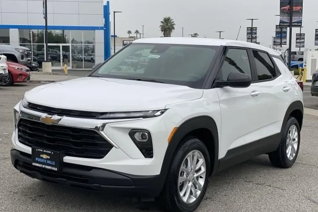 2026 Chevrolet Trailblazer LS photo 1