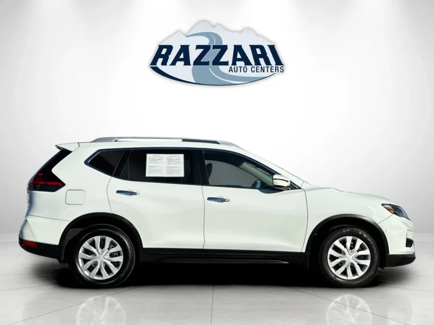 2017 Nissan Rogue S photo 1