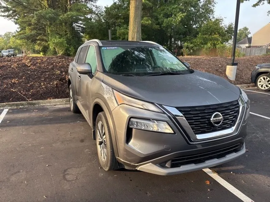 2021 Nissan Rogue SV photo 1
