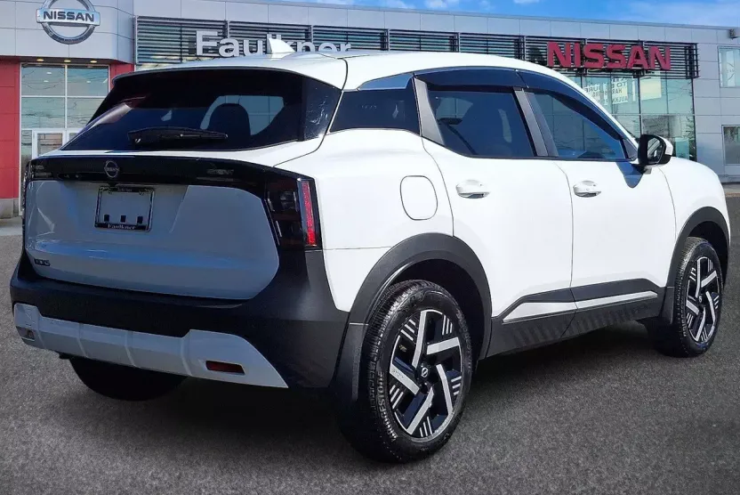 2025 Nissan Kicks SV photo 1
