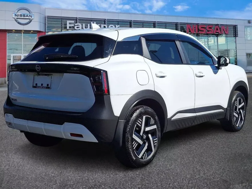 2025 Nissan Kicks SV photo 1