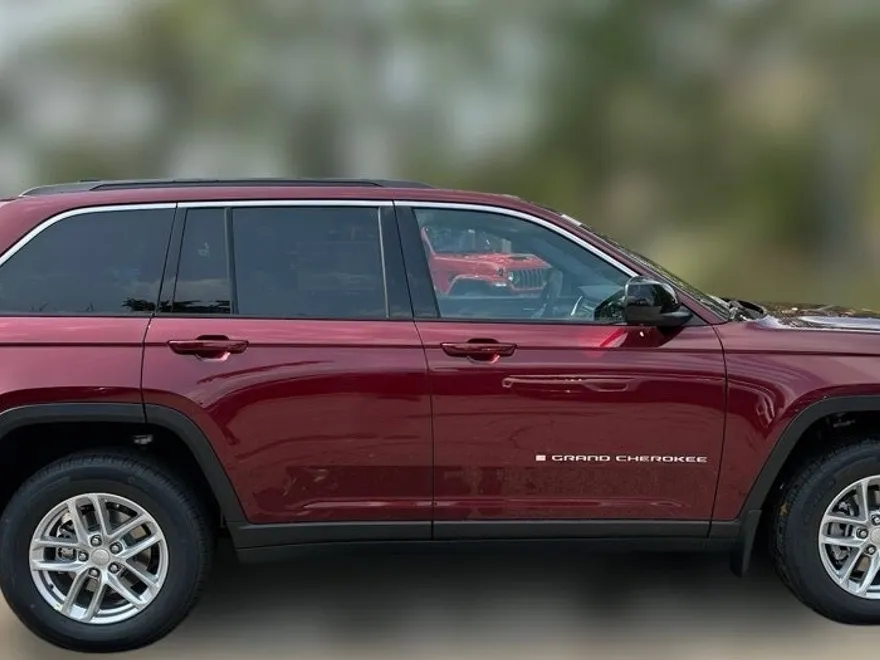 2025 Jeep Grand Cherokee Base photo 1