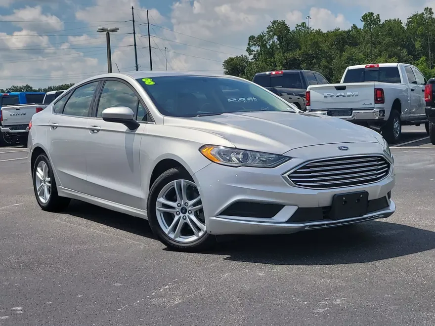 2018 Ford Fusion SE photo 1
