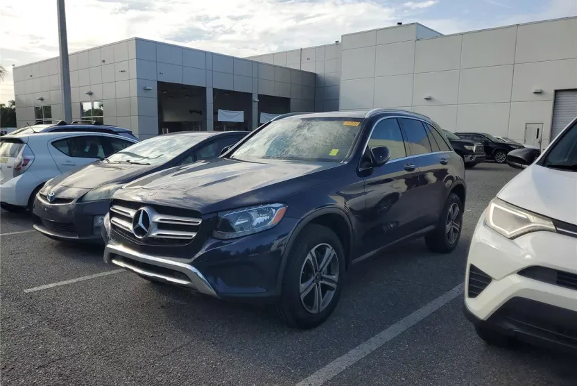 2019 Mercedes Benz GLC 300 4MATIC photo 1