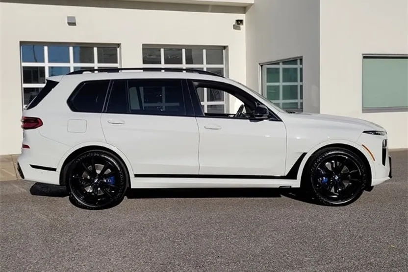 2024 Bmw X7 M60i photo 1